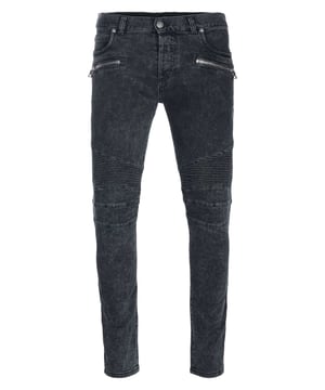 98% katoen, 2% elastaan; Balmain-jeans; Model: WH0MG005107D 0PA; Hoogwaardige afwerking; Zacht katoen, stretch; kleedt slank af; Sluiting: knopen; 7 zakken, riemlussen; Wij raden een maat groter aan; Balmain-logodetails
