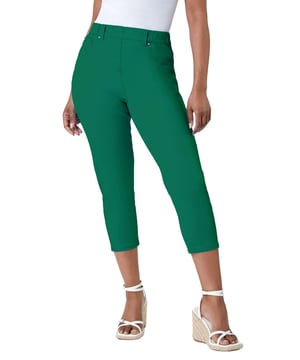 Petite Cropped Stretch Denim Jegging Cotton Capri Jean Leggings from Roman. With the comfort of a legging with the look of a jean, Let these basic Petite cropped jeggings transform your wardrobe for the summer season. A versatile style that can be worn with almost anything, these cropped jeggings will be your go-to wardrobe saviour.