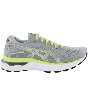 De Asics Gel-Nimbus 24 Dames Grijze Hardloopschoenen zijn de perfecte mix van stijl, comfort en high-performance kenmerken voor vrouwelijke hardlopers. Deze schoenen zijn ontworpen om uitzonderlijke ondersteuning en demping te bieden, wat zorgt voor een soepele en aangename loopervaring. Hier is een gedetailleerde beschrijving met belangrijke kenmerken:

Modern Ontwerp met Premium Materialen: De Gel-Nimbus 24 schoenen van Asics hebben een modern en strakker ontwerp, dat esthetiek combineert met hoogwaardige materialen voor een aantrekkelijke en hedendaagse uitstraling.

Premium Constructie: Asics staat bekend om het gebruik van topkwaliteit materialen in hun schoeisel. Deze schoenen zijn doorgaans vervaardigd uit premium materialen, wat zorgt voor zowel duurzaamheid als comfort.

Elegante Grijze Kleur: De schoenen komen in een elegante grijze kleur met subtiele accenten, wat zorgt voor een veelzijdige en stijlvolle look die bij verschillende hardloopoutfits past.

Gel Dempingstechnologie: Deze schoenen zijn uitgerust met de kenmerkende Gel-dempingstechnologie van Asics, die strategisch is geplaatst in zowel de hiel als de voorvoet. Dit geavanceerde dempingssysteem biedt superieure schokabsorptie, waardoor de impact op de gewrichten wordt verminderd en een comfortabele en zachte loopervaring ontstaat.

Responsieve Tussenzool: De tussenzool is ontworpen om responsieve demping te bieden, waardoor je algehele hardloopprestaties worden verbeterd door de ideale balans van ondersteuning en comfort te leveren.

Veilige Vetersluiting: De schoenen zijn doorgaans voorzien van een traditionele vetersluiting, waardoor een veilige en aanpasbare pasvorm wordt geboden die is afgestemd op de vorm van je voet.

Gevoerde Kraag en Tong: Om comfort te garanderen en schuren tijdens het hardlopen te voorkomen, zijn de schoenen voorzien van een gevoerde kraag en tong.

Ademend Bovenwerk: Het bovenwerk van de schoenen is meestal gemaakt van ademend mesh-materiaal, wat de luchtcirculatie bevordert en ophoping van vocht binnenin de schoen vermindert.