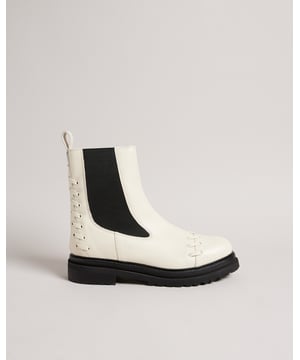 Bota Chelsea con detalle de pespunte