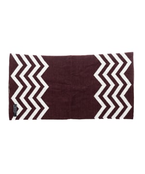 Cuello Neckwarmer.
Accesorio moderno esencial.
Como una alternativa contemporánea y funcional a un pañuelo,o como un calentador de cuello en los días fríos.
Diseño tubular pull-on.
Logo bordado.
 Medidas: 45 x 23 cm
 Composición: 50% Lana, 50% Acrílico
 Cuidados:
Lavar a mano.