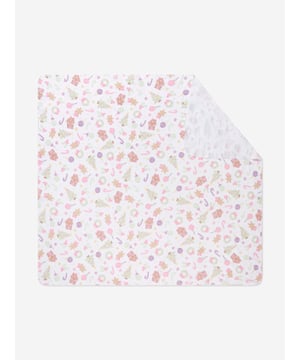 Introducing the Baby Girls Sweet Gingerbread Swaddle Blanket in White - an absolute must-have for your baby girl's nursery! Its striking features offer both style and comfort. Here are the exquisite details that make it simply irresistible: Adorable Print: The playful and chic gingerbread print renders it as an eye-catching statement piece.Premium Comfort: Crafted from the finest quality materials, this blanket is soft to the touch, ensuring your baby's utmost comfort during her restful slumbers.Boost your baby girl's Nursery Collection! With this stunning Sweet Gingerbread Swaddle Blanket in White by Magnolia Baby. Grab yours now and wrap your bundle of joy in luxury!