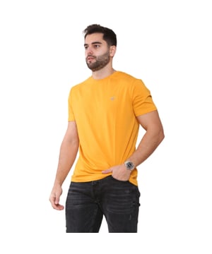 These Original Mens Designer Gant T-Shirts feature the brands classic Logo and a Crew Neckline. Crafted With 100% Cotton, these Lightweight and breathable Regular Fit T-shirts are Machine Washable.