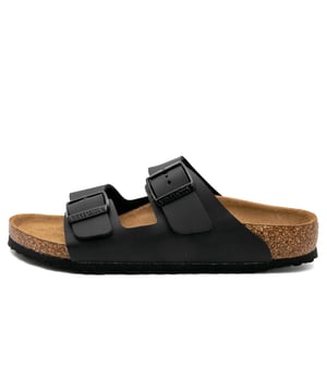 Farbe: Schwarz Technische Daten: Pantoffeln mit Riemen mit individuell verstellbaren, farblich abgestimmten Metallschnallen, die den raffinierten Look der Sandale ergänzen, anatomisch geformtes Lederfußbett aus Kork und Latex Obermaterial: Birko-Flor® Schnürung: Schnalle Sohlenart: Hergestellt aus EVA