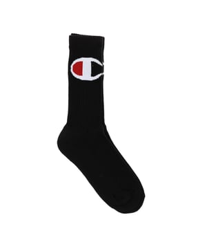 Calcetines deportivos.
Color Negro
Corte caña alta.
Confeccionados en hilo de alta calidad, que garantizan gran comodidad y duración.
Puño elástico.
Tejido elástico y transpirable.
Detalle de la marca en un lateral.

Composición:  82% Algodón, 16% Poliéster, 2% Elastano

Lavar a temperatura máx. 30º.
- No usar lejía.
- No usar secadora.
- No planchar.
- No lavar en seco.
