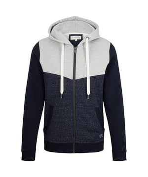 Wohlfühl-Kapuzensweatshirt für Herren der Marke TOM TAILOR. Sehr angenehm zu tragen, bequem und sportlich geschnitten zugleich. Dank des schlichten Designs lässt sich die Sweatjacke mit Kapuze mit vielen Kleidungsstücken kombinieren. Weiche, atmungsaktive Baumwolle und präzise Verarbeitung zeichnen die Mode der Marke TOM TAILOR aus. TOM TAILOR ist stolzes Mitglied der Better Cotton Initiative. Mit dem Kauf von Baumwollprodukten von TOM TAILOR unterstützen Sie einen nachhaltigeren Baumwollanbau.