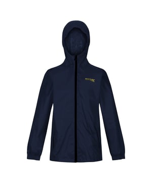 100% polyamide. Lichtgewicht, waterdichte jas die klein is, ideaal voor wandelen, kamperen, festivals en schoolreisjes.. De naadgesealde ISOLITE 5.000 polyamide stof met een DWR (Durable Water Repellent) afwerking houdt vocht vast en ademt. Met twee handige zakken en een kleine zak met spullen. Regatta Kinderen Grootte (borst ca.): 2 Jaar (53-55cm), 3-4 Jaar (55-57cm), 5-6 Jaar (59-61cm), 7-8 Jaar (63-67cm), 9-10 Jaar (69-73cm), 11-12 Jaar (75-79cm), 32" (79-83cm), 34" (83-85cm).