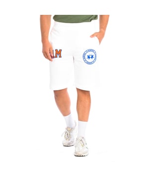 La Martina Sportshorts.
 Weiße Farbe
 Shorts aus Baumwolle mit normaler Passform.
 Elastischer Bund.
 Zwei offene Taschen an den Seiten.
 Gesticktes Logo auf der Vorderseite.
 Nähte im Ton gesehen.

 Zusammenstellung: 100% Baumwolle.

 - Maximal bei 30ºC waschen.
 - Bügeln bei mittlerer Temperatur, max. 110ºC.
 - Bei niedriger Temperatur in der Horizontalen trocknen.
 - Lässt keine Bleiche zu.
 Zusammensetzung: 100% Baumwolle.
 Pflege:
- Maximal bei 30ºC waschen.
 - Bügeln bei mittlerer Temperatur, max. 110ºC.
 - Horizontal bei niedriger Temperatur trocknen.
 - Akzeptiert keine Bleiche.