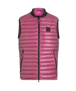 Belstaff Airframe Neon Shiny Pink Gilet Daunenjacke. Erleben Sie ultimative Vielseitigkeit und Stil mit der Belstaff Pink Jacket. Diese Jacke bietet sowohl Wärme als auch modisches Design und ermöglicht Ihnen den mühelosen Übergang von einem lässigen Tageslook zu einem schicken Abend-Outfit. Bleiben Sie gemütlich und sehen Sie fantastisch aus mit dieser Must-Have-Jacke! Daunenjacke, Material: 100 % Polyamid, Füllung: 90 % weiße Entendaunen, 10 % weiße Entenfedern. Markenabzeichen auf der linken Brust, leicht. 3-Taschen-Reißverschluss, Reißverschluss, rosa Weste. Stil: Airframe Gilet Pink