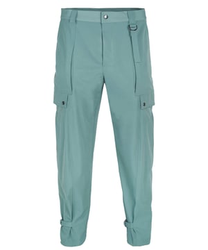 89% poliéster, 11% elastano; pantalones Emporio Armani;  Modelo: I1P460 I1525 585;  Mano de obra de alta calidad;  estirar;  Cierre: botón, botón a presión, cremallera;  Dos grandes bolsillos laterales, dos bolsillos con solapa y botones automáticos en las piernas;  Correa ajustable con cierre de doble anilla en D en los tobillos;  hebillas de cinturon;  Detalles del logotipo de Emporio Armani.