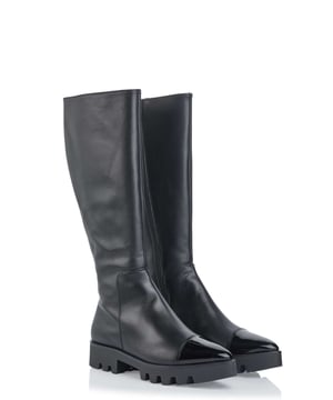 100% kalfsleer; Pollini-laarzen; Model: SA26073H02TD5 00A; Zacht leer; puntmuts; Rits; Schachthoogte: 39 cm; Pollini-logodetails