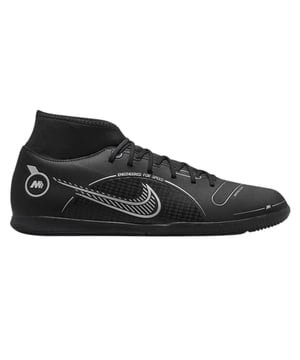 Schwarze Nike-Fussballschuhe, Hallenfussballschuhe, ohne Stollen, Schnursenkel-Turnschuhe, Branding an der Seite des Schuhs und an der Zunge, schwarze Fussballschuhe, Turnschuh, Hallenschuhe, fur den Innenbereich fur flache Oberflachen