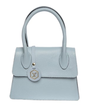 Bolso de mano  
100% cuero de vaca  
Tapa frontal con cierre magnético  
Bolsillo interior  
Dimensiones: 17x19.5x8 cm  
Asa: 31 cm  
Correa de hombro: 120 cm adjustable