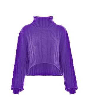 De casual myMo coltrui is gemaakt van een zachte garenmix en heeft een klassiek kabelpatroon. De verkorte en afgeronde voorkant geeft de trui een moderne twist.  Pullover trui