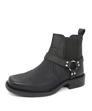 With chunky block heels, side stretch panels, harness detailing and metal rings, add a Western touch to your winter wardrobe with the Malden Biker Boots.