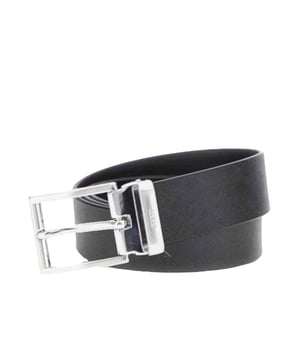 Guess Classic G Herren Gürtel Schwarz Leder. Authentisches Accessoire der Marke Guess - Streetwear/Sportswear Design von Guess - Guess für modebewusste Männer, perfekt für den Alltag - Schwarzer Guess Gürtel lässt sich ideal mit dem Rest Ihrer Garderobe kombinieren - bequeme Lederqualität - klassisch - Classic G -
