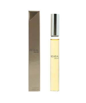 Spritz on Reveal a bold and heady fragrance for women from the design house of Calvin Klein. Released in 2014 this scent features a spicy blend of white and black pepper and salt combined with an exotic touch of iris and ambergris for an exciting scent that will leave noses mesmerized long after youve left the room. Apply it before work for an energized start to the day or apply it in the afternoon to recharge and get ready for whatever the day holds in store.