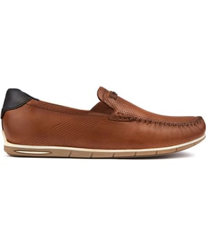 Geef je stijl een boost met de Bugatti Logo-autoschoenen. Deze mooie leren schoenen zijn ontworpen om altijd onderweg te zijn en hebben een slank silhouet, een gedempte binnenzool voor langdurig comfort en een lichtgewicht rubberen zool. De subtiele Bugatti-branding voegt een kenmerkende touch toe. Trek deze stijlvolle rijschoenen aan en voel de luxueuze rit.