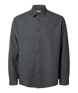 Dieses Flanellhemd ist ein Klassiker, der Komfort und Stil nahtlos verbindet. Mit seinem weichen Material und der normalen Passform bietet es ein angenehmes Tragegefühl, das den ganzen Tag anhält. Der Kent-Kragen und die durchgehende Knopfleiste sorgen für einen zeitlosen Look, während die verstellbaren 2-Knopf-Manschetten und der abgerundete Saum funktionale Details hinzufügen. Perfekt für entspannte Tage oder lässige Outfits – ein vielseitiges Must-have für die Garderobe.