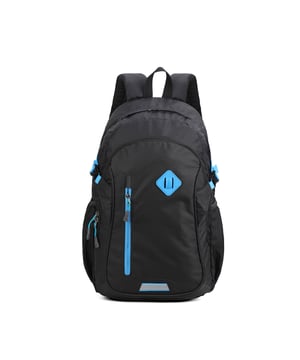 Mochila unisex. El cierre es con cremallera. Los bolsillos internos son bolsillos multifuncionales. Los bolsillos externos son dos frontales con cremallera y dos laterales con cremallera. Falta la correa para el hombro. El asa es de tela. Hay un compartimento interno. El material exterior es poliéster. Internamente está forrado en poliéster. Medidas: 30x17x43,5 cm. Producto de moda