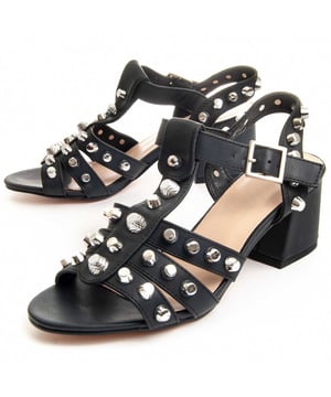 Dames hoge hak sandalen. Comfortabele pasvorm. Gevoerde binnenzool. Antislipzool. Versterkte stiksels. Gefabriceerd door andere merken voor ons merk. Ongeveer sokken. 6 cm hoge hak.