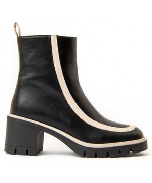 Freizeitstiefel für Damen. Bequeme Passform. Gepolsterte Innensohle aus Naturleder. Hergestellt von anderen Marken für unsere Marke. Ungefähre Maße: 6 cm Absatz, 14 cm Schafthöhe und 12 cm Schaftbreite.