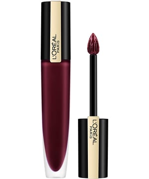 Sign your lips in statement colour with new L'Oreal Rouge signature metallic colour ink. A collection of 6 Metallic Lip inks that combine unapologetically bold colour with a super-lightweight finish, for the ultimate bare-lip sensation. Say goodbye to compromise- long-lasting no longer means thick, heavy and uncomfortable matte finish. The Oil-in-water formula lets lips breathe, leaving a memorable mark but a forgettable feel for the ultimate all-day comfort. Every swipe will provide an instant pure colour statement that lasts With a soft-metallic finish. With 6 on-trend shades from a bold metallic red to delicate rose gold every woman can sign her look with her own statement colour. Sign your lips in statement colour with new L'Oreal Rouge signature metallic colour ink. A collection of 6 metallic Lip inks that combine unapologetically bold colour with a super-lightweight finish, for the ultimate bare-lip sensation. Say goodbye to compromise- long-lasting no longer means thick, heavy and uncomfortable matte finish. The Oil-in-water formula lets lips breathe, leaving a memorable mark but a forgettable feel for the ultimate all-day comfort. Every swipe will provide an instant pure colour statement that lasts With a soft-metallic finish. With 6 on-trend shades from a bold metallic red to delicate rose gold every woman can sign her look with her own statement colour.
