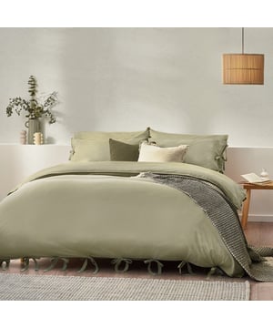 Inspired by modern loft living, the Mallow Bowtie duvet cover set features a plain enzyme-washed cotton percale and is available in a range of subtle tones. Finished with stylish tie fastenings and twin-needed stitch details, this bedding is perfect for those who love to create a relaxed look in the bedroom.