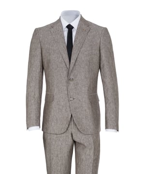 100% lino; traje de Corneliani;  Modelo: 917R49 0284200 036;  Mano de obra de alta calidad;  100% lino;  cuello de solapa;  Dos bolsillos delanteros con solapa, un bolsillo en el pecho;  Tres bolsillos interiores;  Dos aberturas laterales;  pantalón de traje con cierre de gancho y cremallera;  Dos bolsillos laterales, dos bolsillos pequeños delante, dos bolsillos de ribete detrás;  Hebillas de cinturon