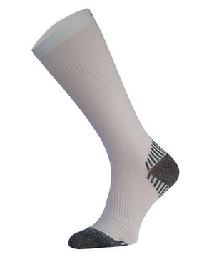 Comodo 1 Pack Long Running Compression SocksComodo have been providing high-quality socks for men and women since 1996. They sell a range of socks for hiking, cycling, hunting, skiing, and other outdoor events.These long running compressions socks are tailored towards health and performance-related benefits. They are made with strong elastic threading which applies gradual compression to the muscles, increasing circulation, and boosting oxygen.Take the edge off your feet with these cushioned sole socks that reducing chafing and blisters. These socks can be worn after a run to aid muscle regeneration and promote short recovery times.These socks are available in sizes 3- 11 UK and suitable for both, men and women. They are made from 80% Polyamide Microfibre, 10% Polypropylene, 10% Elastane and are machine washable at 30. Extra Product Details  - Sizes 3-11 UK - 1 Pair - Compression socks - Prevents Injury - Machine Washable - Knee Length - Unisex