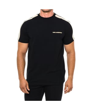 Camiseta manga corta 755400 hombre Karl Lagerfeld.

Presenta un cuello redondo acanalado, aportando un detalle texturizado y de estilo clásico.
Cuenta con un estampado de la marca Karl Lagerfeld en el frontal superior.
El corte y diseño sencillo permiten versatilidad en los looks y facilidad de combinación.
Esta camiseta de manga corta de Karl Lagerfeld es una prenda casual y polivalente, adecuada para múltiples ocasiones.
Su sencillez y comodidad, junto con el prestigio de la marca, la convierten en una opción atractiva y versátil.
 Composición: 95% Algodón, 5% Elastano
 Cuidados:
Lavar a temperatura máxima 30º.
Planchar a baja temperatura.
No usar lejía.
No usar secadora.
No lavar en seco.