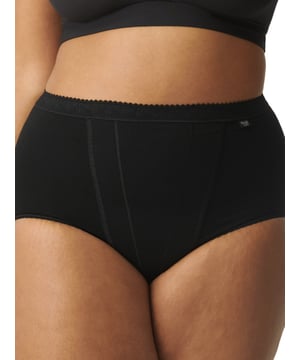 Sloggi Control Maxi Brief. With a low waistline, wide sides and double front part. Cotton rich brief. The product is machine washable.