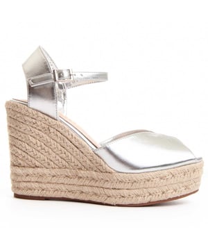 Wedge de esparto para mujeres. Plantilla de cuero natural acolchada. Ajuste cómodo. Suela antideslizante. Costura reforzada. Fabricado por otras marcas para nuestra marca. Medidas aproximadas: cuña de 12 cm y plataforma de 3 cm.