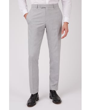 These slim fir trousers are great for any occasion