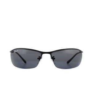 Las gafas de sol Rayban Top Bar 3183 Shiny Black Polarized Grey 002/81 son parte de la familia Ray-Ban Active y la elección perfecta para el aire libre o para quienes tienen un estilo de vida activo. Su diseño semi-rimless es moderno y minimalista, ofreciendo una apariencia elegante y discreta, y cuenta con delgadas varillas flexibles para una comodidad máxima. La montura de metal es ultraligera y las almohadillas nasales de silicona suave son ajustables para un ajuste personalizado. El emblemático logo de Ray-Ban se puede encontrar en la lente además de en la bisagra de la pata.