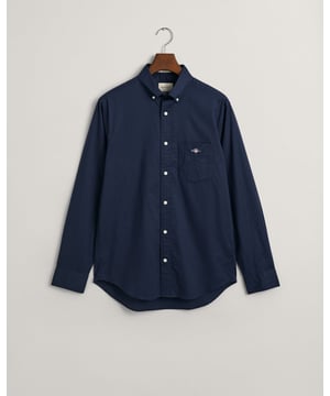 Crafted in a durable poplin weave, this classic shirt is essential to any preppy wardrobe. Featuring an 80&rsquo;s inspired GANT shield graphic embroidered at the chest pocket and a curved hem, wear it with tailored pants and an upscale shoe for an elevated look.
Regular fit  Button-down collar  Box pleat with locker loop at back  GANT graphic embroidered at chest pocket
&nbsp;
3000100
&nbsp;