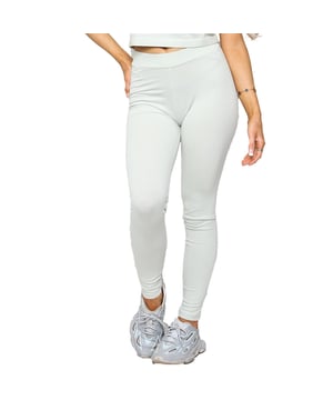 Kruze Women’s Basic Stretch Leggings. Crafted with Premium Stretch Material for Comfort and Style. Soft Comfortable Fit and Elasticated Waist. Suitable for Casual Wear.