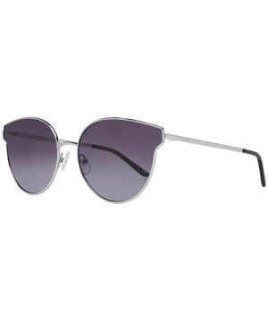 Las gafas de sol Guess GF0353 10B gris plateado degradado tienen una montura con forma de ojo de gato que transmite una sensación de elegancia atemporal. La montura está hecha de metal de alta calidad, conocido por su durabilidad y ligereza, lo que la hace cómoda durante todo el día. Las elegantes patillas incorporan el logotipo de Guess para dar un toque de sofisticación.