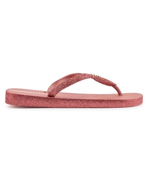 Looking For That Summer-sand-and-sea Feeling With A Bit Of Glam? Then Get The Black Ipanema Maxi Glow Glitter Flip-flops. These Iconic Beach Sandals Are Vegan, Made With Flexpand, Are 100% Recyclable And Feature Some Serious Glistening Glitter On The Thongs As Well As The Iconic Signature Branding Of This Eco-fashion Brand From Brazil.