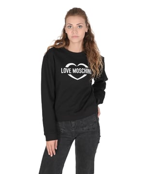 Dames Sweatshirt in Zwart  
Love Moschino-detail met code W 6 306 55 M 4055 C74 ZWART  
Gemaakt in Turkije  
Stofcompositie: 100% KATOEN  
Inlegcompositie: 95% KATOEN + 5% SPANDEX  
Comfortabel en Stijlvol  
100% KATOEN - BINNENKANT 95% KATOEN 5% SPANDEX