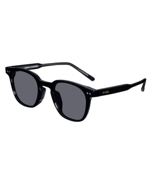 Marco TR90 de alta calidad; TR90 está fabricado con tecnología suiza para ser lentes polarizadas TAC multicapa súper flexibles, duraderas y livianas; Elimina el 100% de la luz azul dañina y el resplandor UVA/UVB; Patillas de acetato ligero; Bisagras estándar de acero inoxidable; Resistente a rayones e impactos