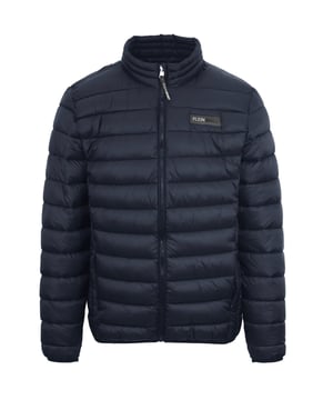 Ervaar veelzijdigheid en stijl met de Plein Sport Padded Navy Blue Jacket! Deze jas heeft een solide ontwerp. Blijf gezellig en chic met het opvallende logo en gewatteerde details. Perfect voor elke modebewuste persoon. Zakken met ritssluiting, vulling en materiaal: 100% nylon, marineblauw jack, gewatteerd jack, ritssluiting, stijl: UPPS103P 85
