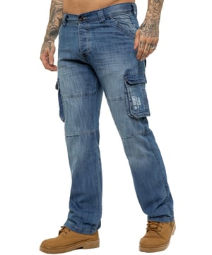 Die perfekte Wahl für Männer mit einem aktiven Lebensstil. Die Combat Fit-Jeans sind praktisch und bequem, ob in der Arbeitswoche oder an einem anstrengenden Wochenende. Dieses Modell mit Knopfleiste ist aus strapazierfähigem, maschinenwaschbarem Baumwollmisch-Denim gefertigt und verfügt über zahlreiche Klappentaschen für Ihr Werkzeug und andere wichtige Utensilien. Das bequeme, locker geschnittene Design bietet volle Bewegungsfreiheit und dank der großen Größenauswahl ist für jeden ein passendes Paar dabei. (EZ08)