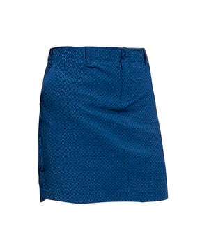 Fitted: Next-to-skin without the squeeze 
Light, durable and super-comfortable stretch-woven fabric 
90% Polyester, 10% Elastane 
Fastening: Zipper 
Links Woven 17 Inch 
1300858-487 
Built in compression shorts for relentless coverage and support 
Signature Moisture Transport System wicks sweat to keep you dry and light 
Open hand pockets and back zip storage pocket