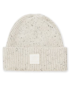 For a subtle alternative to the classic beanie styling, the Crendon knitted beanie hat features white fleck detailing that adds style. With a rib turn up for extra warmth and protection for the ears, Crendon also features the TOG24 label on the turn up. Ideal for wearing on walks, or when running errands in town, this everyday essential goes great with any outfit.