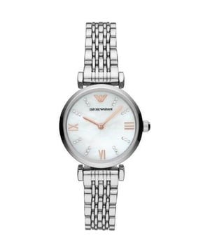 If you are looking for elegance this is the watch for you. A classic stainless-steel bracelet with a polished finish, Mother of pearl dial with rose gold hands set inside Mineral crystal glass and stainless-steel case. This watch is up to 30m water resistance Powered by a quartz movement, 28mm width