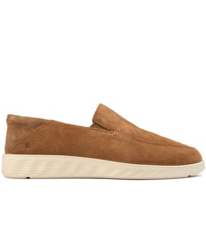 With The Ecco S. Lite Hybrid, You Get The Distinguished Look Of A Formal Apron-toe Shoe With The Same Level Of Comfort As Your Favourite Sneakers. These Four-eyelet Derby Shoes Feature An Ultra-light Pu Outsole That Is Thicker In The Heel Area And Slopes With Padding Along The Collar For All-day Wearability. An Added Benefit Is The Removable Dual-fit Inlay Sole For A Roomier Fit. The Perfect Shoes For Your Next Trip As These Can Easily Transition From Meetings During The Day To Drinks At Night.