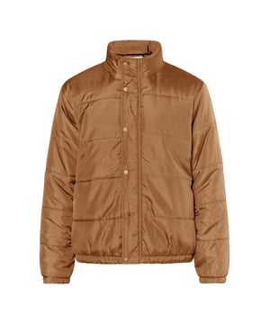 Licht, gewatteerd en met een zachte glans presenteert Mo dit gewatteerde blousonjack voor het komende herfst-winterseizoen. De hoge opstaande kraag biedt bescherming, evenals de verborgen ritssluiting met drukknoopsluiting. De elastische manchetten zorgen voor een ideale pasvorm en zorgen voor de finishing touch.  Jas