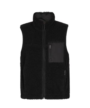 Werten Sie Ihre Wintergarderobe mit dieser stylischen, ärmellosen Teddyweste auf, die mit einem hohen Kragen für zusätzliche Wärme ausgestattet ist. Die lockere Passform sorgt für Komfort an kalten Tagen und der durchgehende Reißverschluss ermöglicht ein bequemes Tragen. Ausgestattet mit einer quadratischen, eingenähten Tasche mit sicherem Reißverschluss und praktischen Vordertaschen ist die Weste nicht nur stylisch, sondern vor allem funktional.  Weste