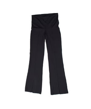 These high-waisted flared yoga pants are designed to provide comfort and flexibility with every move.

 Made from a stretchy fabric that adapts to the body, they offer freedom of movement and a comfortable fit.

 They incorporate an internal elastic band at the waist to ensure a firm and personalized fit.

 The design includes openings at the front hems, which adds a modern touch and allows for greater mobility.

 Perfect for both yoga and everyday casual wear, they combine functionality and style in one garment.
 Composition: 74% Polyester, 25% Elastane
 Care:
- Machine wash cold.
 - Use similar colors in the wash.
 - Avoid the use of bleaches.
 - Dry at low temperature in the dryer.
 - Do not iron.
 - Do not dry clean.